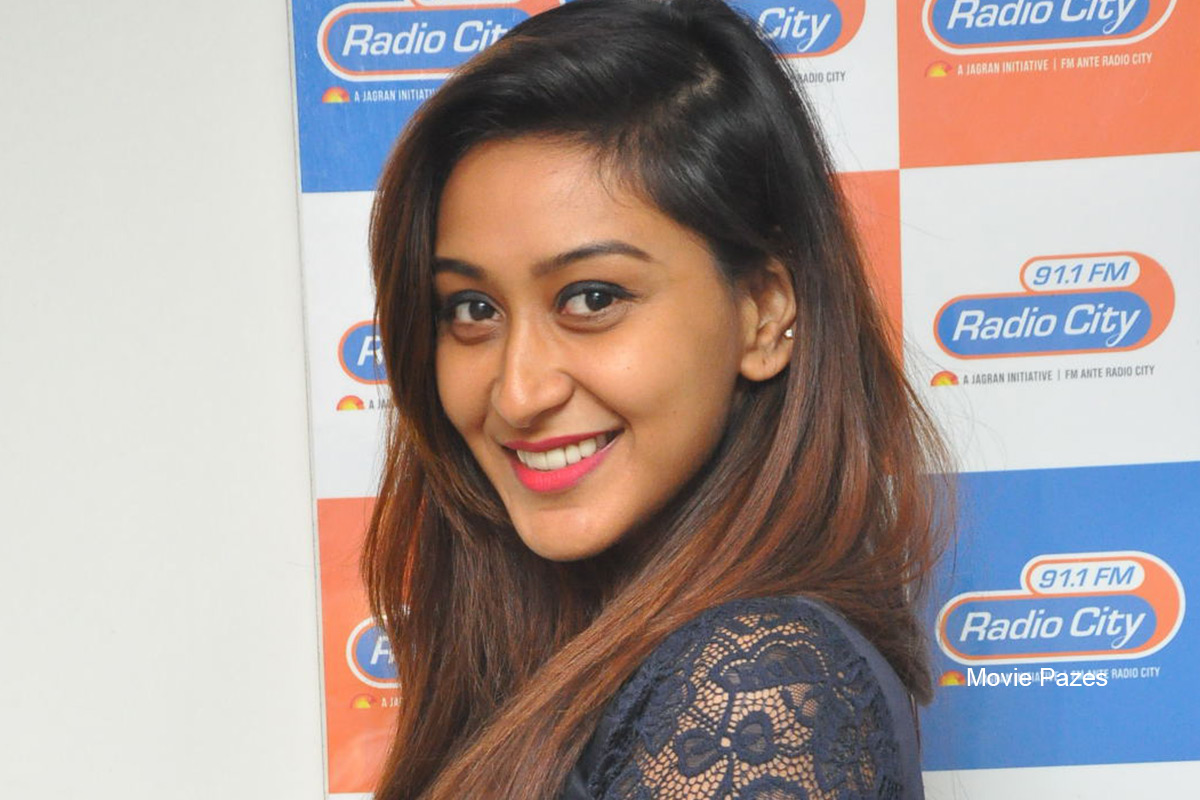 shravya-at-radio-city-for-vaana-villu-song-launch